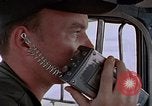 Standbild Transportng Bomben in einer offenen Beteiligung Lkw U-Tapao Royal Thai Air Force Base Thailand, 1969, aus Sekunde 47 historischem Filmmaterial Videoclip 65675039066