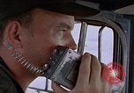 Standbild Transportng Bomben in einer offenen Beteiligung Lkw U-Tapao Royal Thai Air Force Base Thailand, 1969, aus Sekunde 55 historischem Filmmaterial Videoclip 65675039066