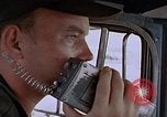 Standbild Transportng Bomben in einer offenen Beteiligung Lkw U-Tapao Royal Thai Air Force Base Thailand, 1969, aus Sekunde 56 historischem Filmmaterial Videoclip 65675039066