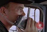 Standbild Transportng Bomben in einer offenen Beteiligung Lkw U-Tapao Royal Thai Air Force Base Thailand, 1969, aus Sekunde 57 historischem Filmmaterial Videoclip 65675039066