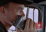 Standbild Transportng Bomben in einer offenen Beteiligung Lkw U-Tapao Royal Thai Air Force Base Thailand, 1969, aus Sekunde 59 historischem Filmmaterial Videoclip 65675039066