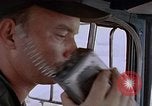 Standbild Transportng Bomben in einer offenen Beteiligung Lkw U-Tapao Royal Thai Air Force Base Thailand, 1969, aus Sekunde 60 historischem Filmmaterial Videoclip 65675039066