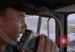 Standbild Transportng Bomben in einer offenen Beteiligung Lkw U-Tapao Royal Thai Air Force Base Thailand, 1969, aus Sekunde 62 historischem Filmmaterial Videoclip 65675039066