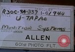 Standbild Thailändische Arbeiter sauber hinteren Abschnitte der M 117 Allgemeine Bomben U-Tapao Royal Thai Air Force Base Thailand, 1969, aus Sekunde 3 historischem Filmmaterial Videoclip 65675039070