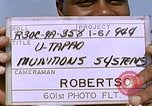 Standbild Thailändische Arbeiter Tag m 117 general purpose bomb Gehäuse U-Tapao Royal Thai Air Force Base Thailand, 1969, aus Sekunde 3 historischem Filmmaterial Videoclip 65675039071