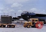 Standbild Mk 82 Bomben U-Tapao Royal Thai Air Force Base Thailand, 1969, aus Sekunde 33 historischem Filmmaterial Videoclip 65675039075