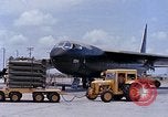 Standbild Mk 82 Bomben U-Tapao Royal Thai Air Force Base Thailand, 1969, aus Sekunde 35 historischem Filmmaterial Videoclip 65675039075