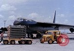 Standbild Mk 82 Bomben U-Tapao Royal Thai Air Force Base Thailand, 1969, aus Sekunde 37 historischem Filmmaterial Videoclip 65675039075