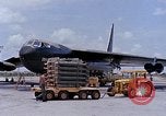 Standbild Mk 82 Bomben U-Tapao Royal Thai Air Force Base Thailand, 1969, aus Sekunde 40 historischem Filmmaterial Videoclip 65675039075