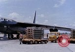 Standbild Mk 82 Bomben U-Tapao Royal Thai Air Force Base Thailand, 1969, aus Sekunde 44 historischem Filmmaterial Videoclip 65675039075