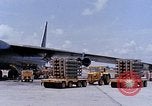 Standbild Mk 82 Bomben U-Tapao Royal Thai Air Force Base Thailand, 1969, aus Sekunde 47 historischem Filmmaterial Videoclip 65675039075