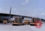 Standbild Mk 82 Bomben U-Tapao Royal Thai Air Force Base Thailand, 1969, aus Sekunde 48 historischem Filmmaterial Videoclip 65675039075