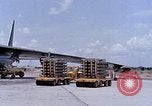 Standbild Mk 82 Bomben U-Tapao Royal Thai Air Force Base Thailand, 1969, aus Sekunde 51 historischem Filmmaterial Videoclip 65675039075
