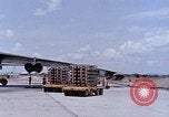 Standbild Mk 82 Bomben U-Tapao Royal Thai Air Force Base Thailand, 1969, aus Sekunde 56 historischem Filmmaterial Videoclip 65675039075