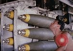 Standbild Flieger Bombe in der Nähe der Bucht von B-52-Bomber D Thailand, 1969, aus Sekunde 3 historischem Filmmaterial Videoclip 65675039076