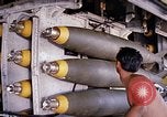 Standbild Flieger Bombe in der Nähe der Bucht von B-52-Bomber D Thailand, 1969, aus Sekunde 9 historischem Filmmaterial Videoclip 65675039076