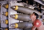 Standbild Flieger Bombe in der Nähe der Bucht von B-52-Bomber D Thailand, 1969, aus Sekunde 12 historischem Filmmaterial Videoclip 65675039076