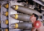 Standbild Flieger Bombe in der Nähe der Bucht von B-52-Bomber D Thailand, 1969, aus Sekunde 15 historischem Filmmaterial Videoclip 65675039076