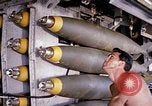 Standbild Flieger Bombe in der Nähe der Bucht von B-52-Bomber D Thailand, 1969, aus Sekunde 18 historischem Filmmaterial Videoclip 65675039076