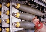 Standbild Flieger Bombe in der Nähe der Bucht von B-52-Bomber D Thailand, 1969, aus Sekunde 23 historischem Filmmaterial Videoclip 65675039076