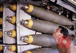 Standbild Flieger Bombe in der Nähe der Bucht von B-52-Bomber D Thailand, 1969, aus Sekunde 26 historischem Filmmaterial Videoclip 65675039076
