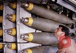 Standbild Flieger Bombe in der Nähe der Bucht von B-52-Bomber D Thailand, 1969, aus Sekunde 28 historischem Filmmaterial Videoclip 65675039076