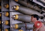 Standbild Flieger Bombe in der Nähe der Bucht von B-52-Bomber D Thailand, 1969, aus Sekunde 62 historischem Filmmaterial Videoclip 65675039076