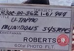Standbild Thailändische Arbeiter verwendet Schraubenschlüssel an der Bombe fuze Brunnen U-Tapao Royal Thai Air Force Base Thailand, 1969, aus Sekunde 10 historischem Filmmaterial Videoclip 65675039077