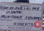 Standbild Thailändische Arbeiter verwendet Schraubenschlüssel an der Bombe fuze Brunnen U-Tapao Royal Thai Air Force Base Thailand, 1969, aus Sekunde 12 historischem Filmmaterial Videoclip 65675039077