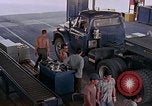 Standbild Munition Handhabung team U-Tapao Royal Thai Air Force Base Thailand, 1969, aus Sekunde 25 historischem Filmmaterial Videoclip 65675039078