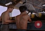 Standbild Air Force Munition Handler U-Tapao Royal Thai Air Force Base Thailand, 1969, aus Sekunde 21 historischem Filmmaterial Videoclip 65675039079