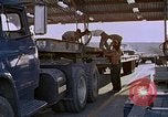 Standbild Air Force Munition Handler U-Tapao Royal Thai Air Force Base Thailand, 1969, aus Sekunde 52 historischem Filmmaterial Videoclip 65675039079