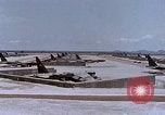 Immagine di Funzionamento luce di arco U Tapao-Royal Thai Air Force Base della Thailandia, 1969, secondo 23 filmato di repertorio 65675039082