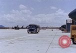Immagine di Bombardiere B-52 equipaggio U Tapao-Royal Thai Air Force Base della Thailandia, 1969, secondo 7 filmato di repertorio 65675039085