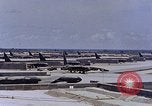 Immagine di B-62 bombardieri in revetments U Tapao-Royal Thai Air Force Base della Thailandia, 1969, secondo 5 filmato di repertorio 65675039086