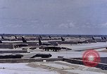 Immagine di B-62 bombardieri in revetments U Tapao-Royal Thai Air Force Base della Thailandia, 1969, secondo 7 filmato di repertorio 65675039086