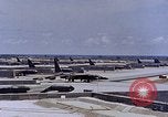 Immagine di B-62 bombardieri in revetments U Tapao-Royal Thai Air Force Base della Thailandia, 1969, secondo 10 filmato di repertorio 65675039086