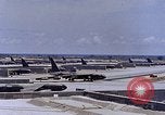 Immagine di B-62 bombardieri in revetments U Tapao-Royal Thai Air Force Base della Thailandia, 1969, secondo 14 filmato di repertorio 65675039086