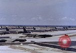 Immagine di B-62 bombardieri in revetments U Tapao-Royal Thai Air Force Base della Thailandia, 1969, secondo 19 filmato di repertorio 65675039086