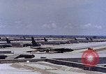 Immagine di B-62 bombardieri in revetments U Tapao-Royal Thai Air Force Base della Thailandia, 1969, secondo 20 filmato di repertorio 65675039086