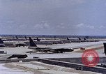 Immagine di B-62 bombardieri in revetments U Tapao-Royal Thai Air Force Base della Thailandia, 1969, secondo 23 filmato di repertorio 65675039086