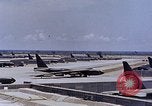 Immagine di B-62 bombardieri in revetments U Tapao-Royal Thai Air Force Base della Thailandia, 1969, secondo 29 filmato di repertorio 65675039086
