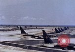 Immagine di B-62 bombardieri in revetments U Tapao-Royal Thai Air Force Base della Thailandia, 1969, secondo 39 filmato di repertorio 65675039086