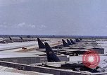 Immagine di B-62 bombardieri in revetments U Tapao-Royal Thai Air Force Base della Thailandia, 1969, secondo 47 filmato di repertorio 65675039086