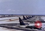 Immagine di B-62 bombardieri in revetments U Tapao-Royal Thai Air Force Base della Thailandia, 1969, secondo 52 filmato di repertorio 65675039086