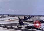 Immagine di B-62 bombardieri in revetments U Tapao-Royal Thai Air Force Base della Thailandia, 1969, secondo 53 filmato di repertorio 65675039086