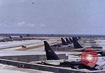 Immagine di B-62 bombardieri in revetments U Tapao-Royal Thai Air Force Base della Thailandia, 1969, secondo 57 filmato di repertorio 65675039086