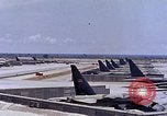 Immagine di B-62 bombardieri in revetments U Tapao-Royal Thai Air Force Base della Thailandia, 1969, secondo 59 filmato di repertorio 65675039086