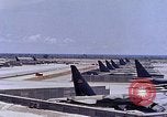 Immagine di B-62 bombardieri in revetments U Tapao-Royal Thai Air Force Base della Thailandia, 1969, secondo 60 filmato di repertorio 65675039086