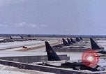 Immagine di B-62 bombardieri in revetments U Tapao-Royal Thai Air Force Base della Thailandia, 1969, secondo 61 filmato di repertorio 65675039086